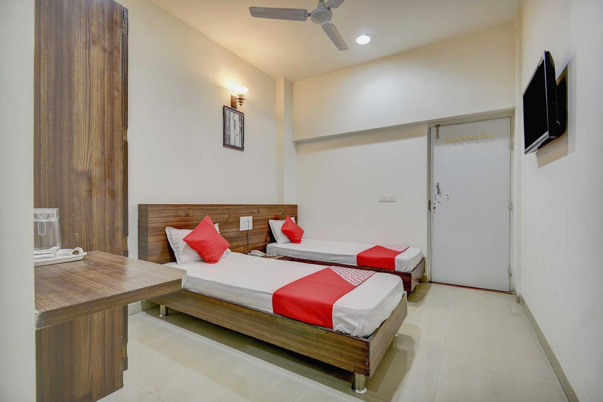 Hotel O Plus Corporate One Khapa  Exterior photo