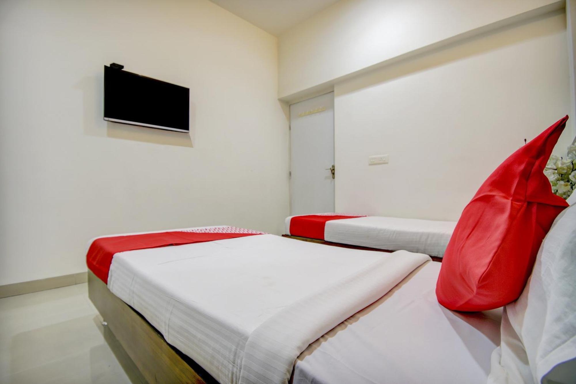 Hotel O Plus Corporate One Khapa  Exterior photo