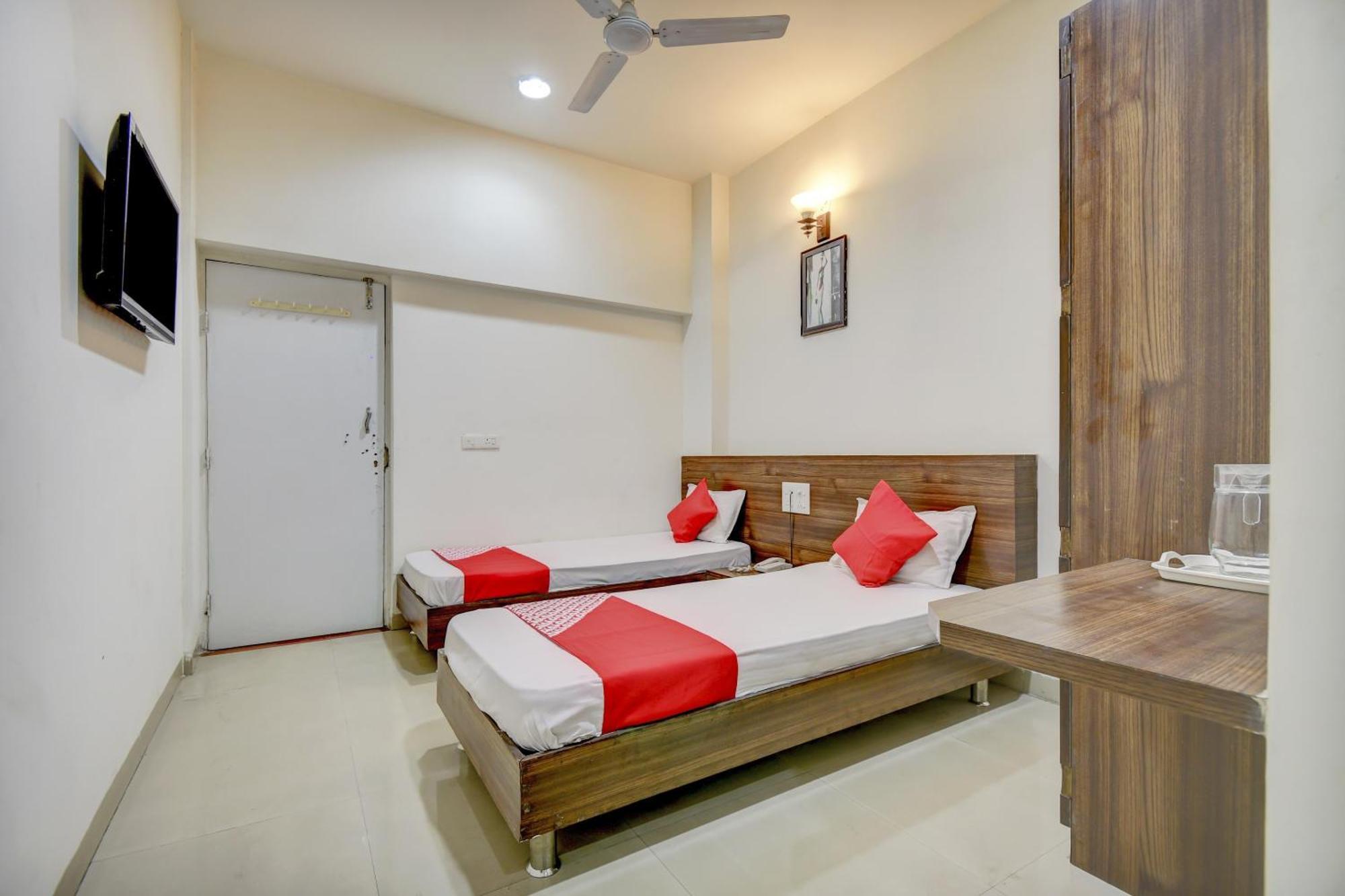 Hotel O Plus Corporate One Khapa  Exterior photo